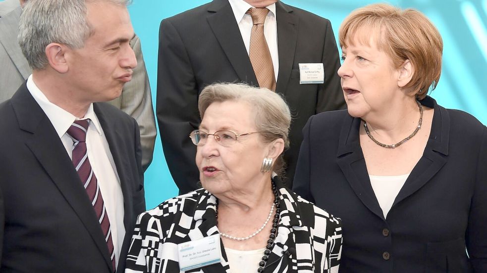 1995 gründete Ursula Lehr (m.) das Deutsche Zentrum für Alternsforschung. (Archivbild) Foto: picture alliance / dpa