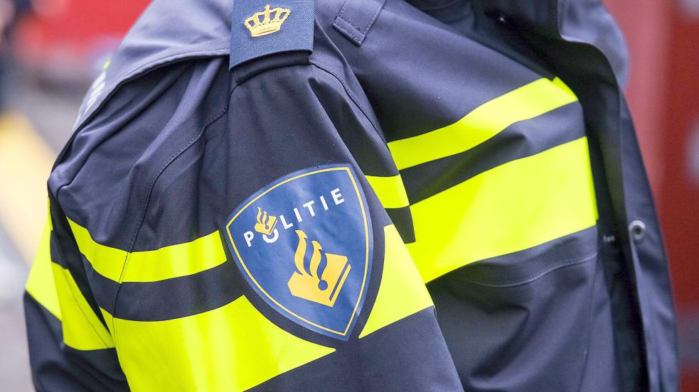 Die niederländische Polizei war am Sonnabend nach einer Schießerei in Delfzijl im Einsatz. Symbolfoto: Michael Gstettenbauer/Imago Images