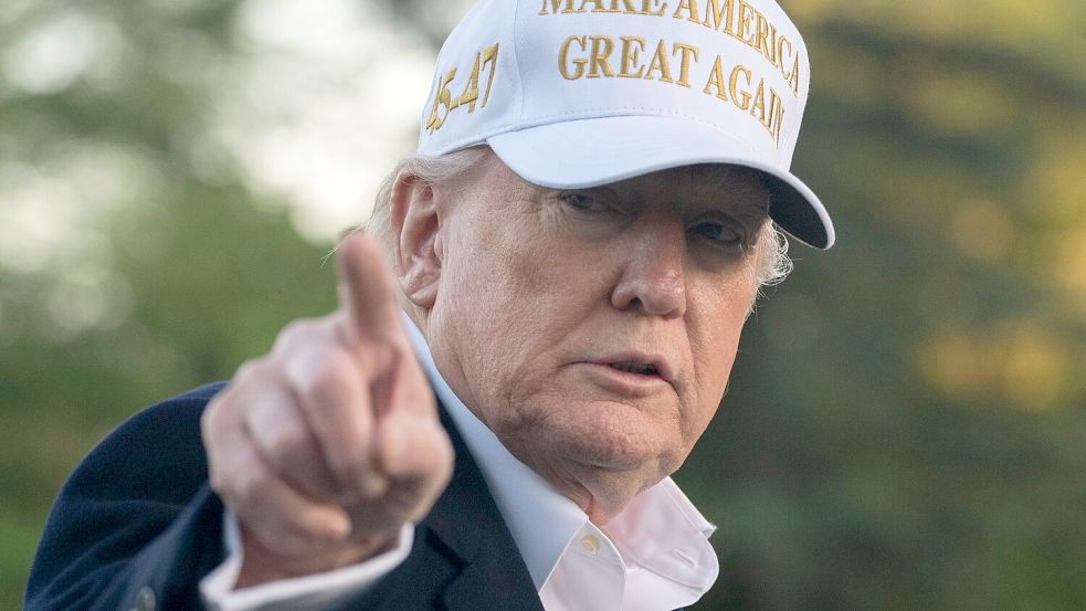 Trump hat die „Atlantic“-Redaktion mehrfach beschimpft. Nun sprach er unter anderem mit dem Chefredakteur. Foto: Manuel Balce Ceneta/AP/dpa