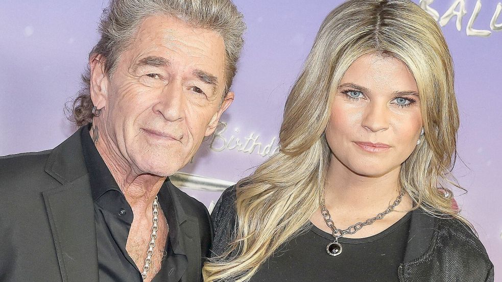 Autsch! Beim Toben mit seiner Frau Hendrikje Balsmeyer ist Peter Maffay gegen die Tür gerannt. Foto: dpa/Gerald Matzka