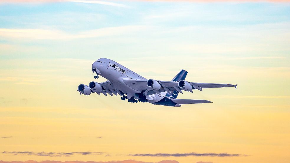 Der A380 ist ein wahrer Riese in der Luft. Dass er im Zuge der Corona-Pandemie ein Comeback erlebte, hatte niemand für möglich gehalten. Foto: IMAGO/Ardan Fuessmann