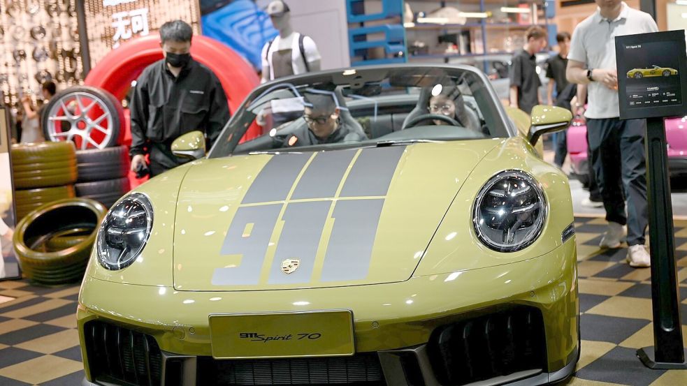 Porsche ist schwächer als erwartet ins neue Jahr gestartet. (Archivbild) Foto: Johannes Neudecker/dpa