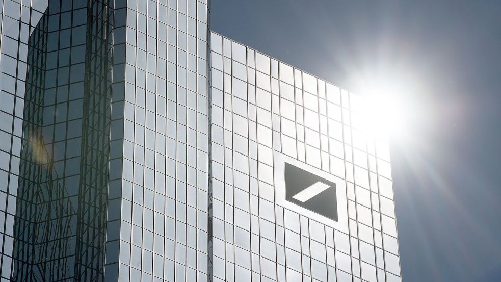 Die Geschäfte der Deutschen Bank sind zum Jahresauftakt blendend gelaufen (Archivbild) Foto: Fabian Sommer/dpa