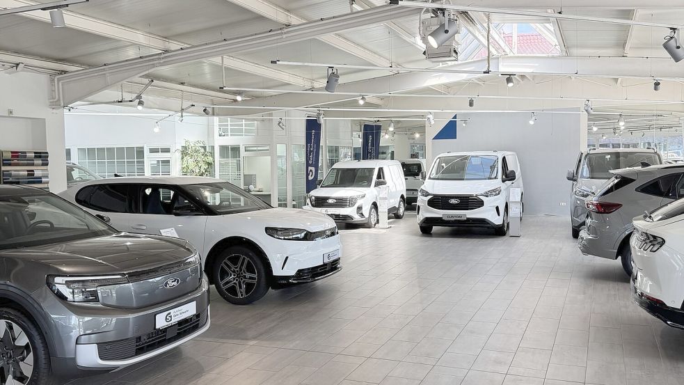 Die gesamte Modellpalette der Traditionsmarke Ford wird im Show-Room präsentiert.