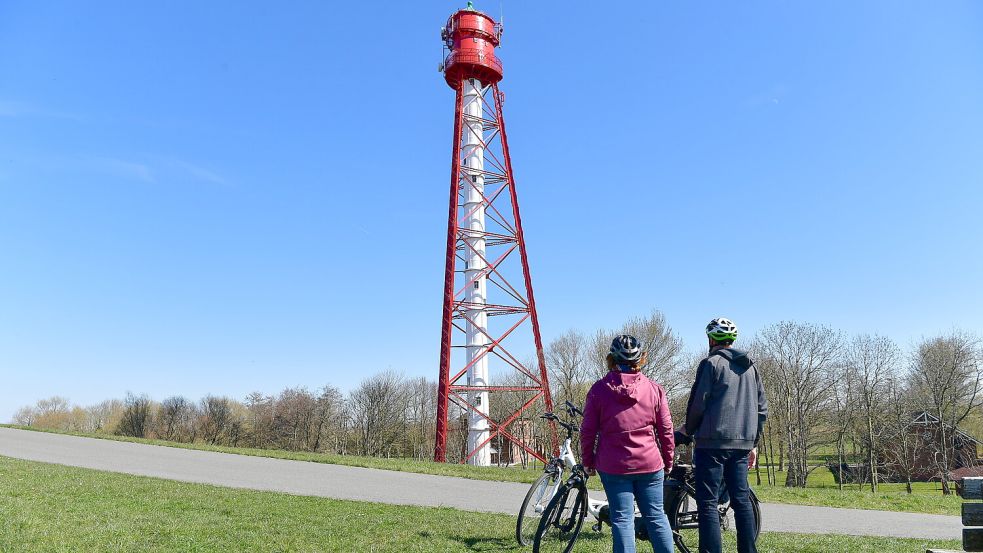 Der Campener Leuchtturm ist einen Besuch mit dem Rad wert. Foto: Heinz Wagenaar/Archiv