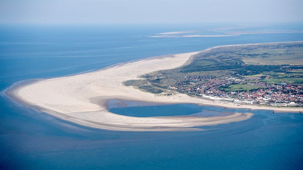 Auf Borkum wird das Meerwasser vielfältig genutzt. Foto: Sina Schuldt/dpa/Archiv