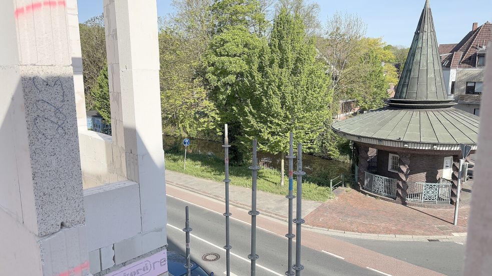 Chinesentempel direkt vor der Tür: Blick aus dem zweiten Stockwerk.