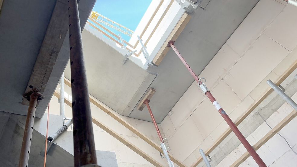 Wächst Stockwerk für Stockwerk: der Neubau an der Abdenastraße.