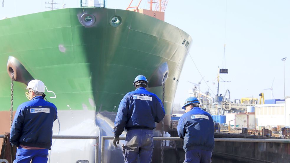 Auf dem Gelände der Emder Werft und Dock GmbH können ab sofort auch Schiffe, Windräder und Industrieanlagen zurückgebaut werden. Foto: EWD
