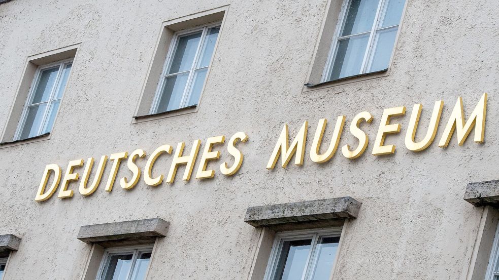 Das Deutsche Museum auf der Museumsinsel feiert 100. Geburtstag. (Archivbild) Foto: Peter Kneffel/dpa