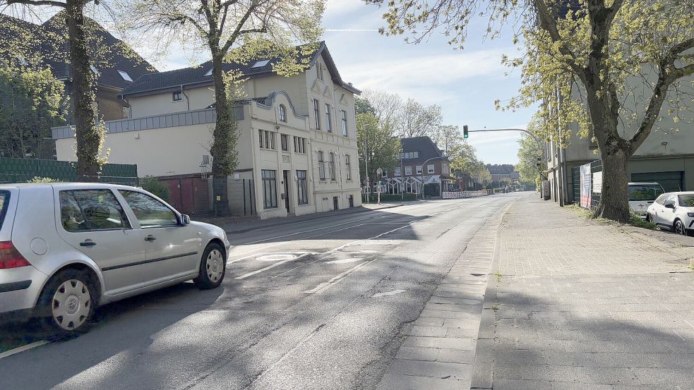 Bis zum Knotenpunkt Friedrich-Ebert-Straße: Auf der Martin-Faber-Straße geht es bald nur noch in eine Richtung. Fotos: Stephanie Schuurman