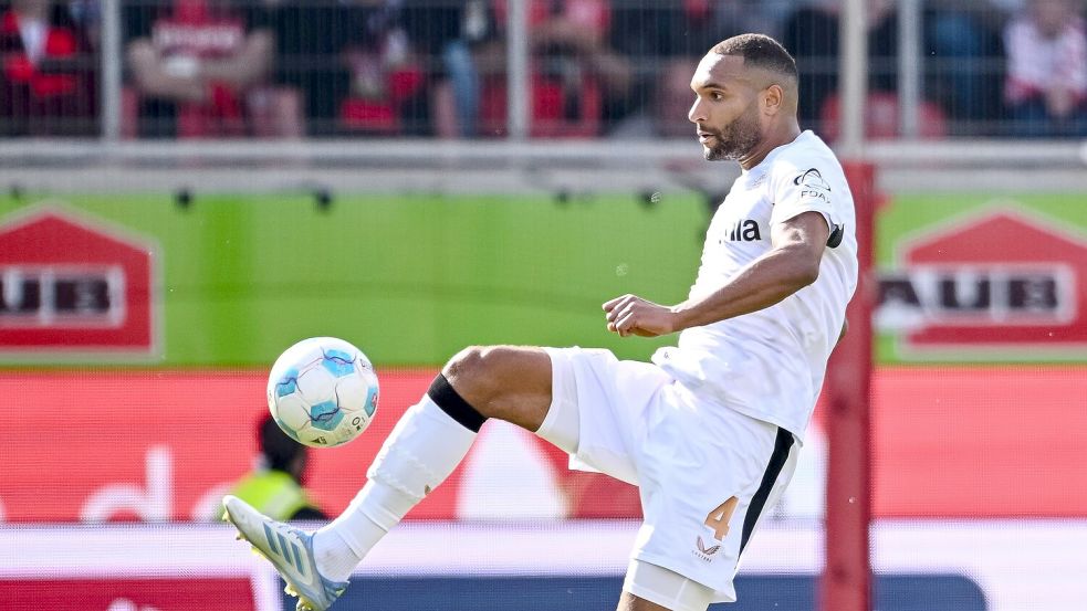Jonathan Tah, wechselt der Nationalspieler von Leverkusen nach München? Foto: Harry Langer/dpa
