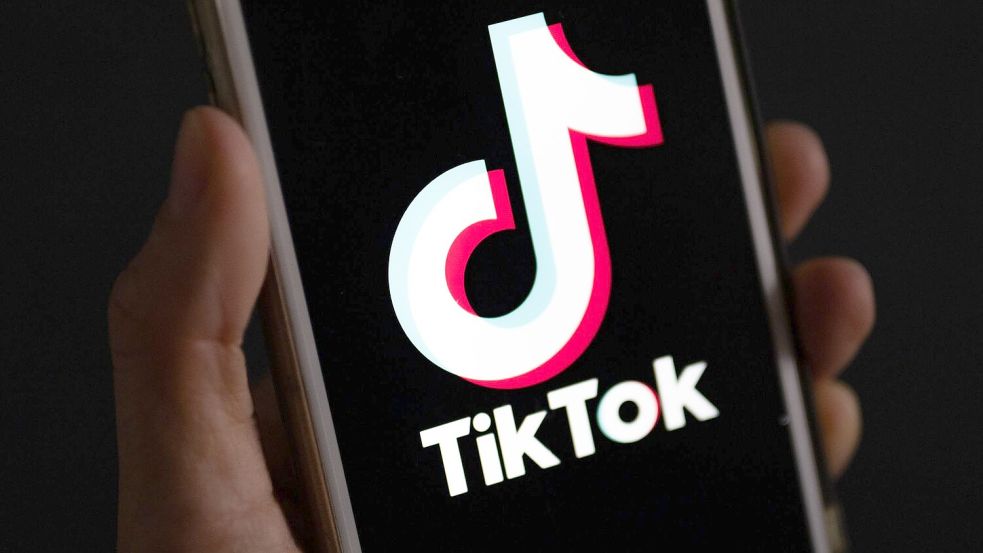 Das Tiktok-Mutterunternehmen soll eine Millionenstrafe zahlen. (Archivbild) Foto: Monika Skolimowska/dpa