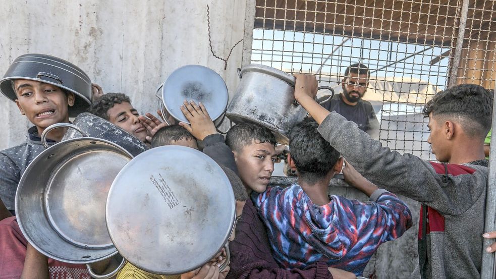 Im abgeriegelten Gazastreifen fehlt es an Lebensmitteln, Wasser und Medikamenten. (Archivbild) Foto: Abed Rahim Khatib/dpa