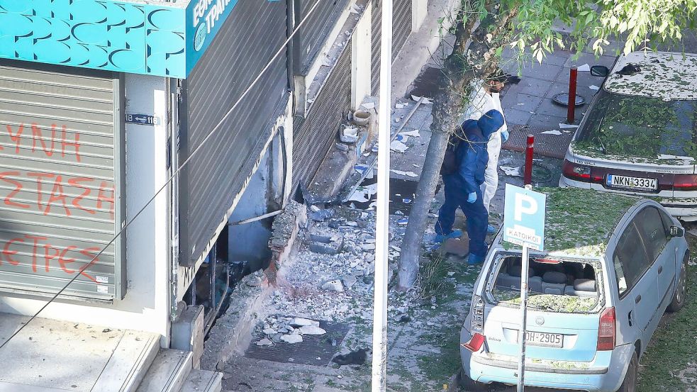 Missglückter mutmaßlicher Geldraub - Bombenexplosion in Thessaloniki Foto: Giannis Papanikos/AP/dpa