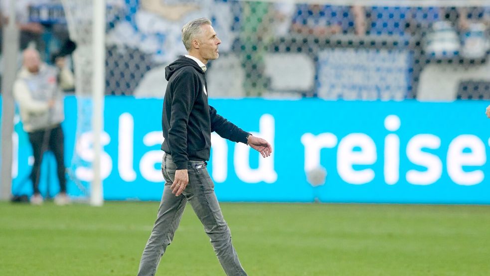 Nun muss Kees van Wonderen sogar vor dem Saisonende den Trainerposten räumen. Foto: Bernd Thissen/dpa