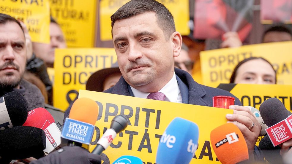 Der Rechtspopulist George Simion von der Partei AUR gilt als Favorit bei der Präsidentenwahl in Rumänien. (Archivbild) Foto: Andreea Alexandru/AP/dpa