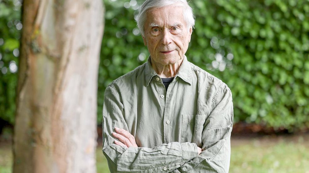 Thomas Woitkewitsch schrieb zusammen mit Carrell den Text - in einer einzigen Nacht. Foto: Oliver Berg/dpa