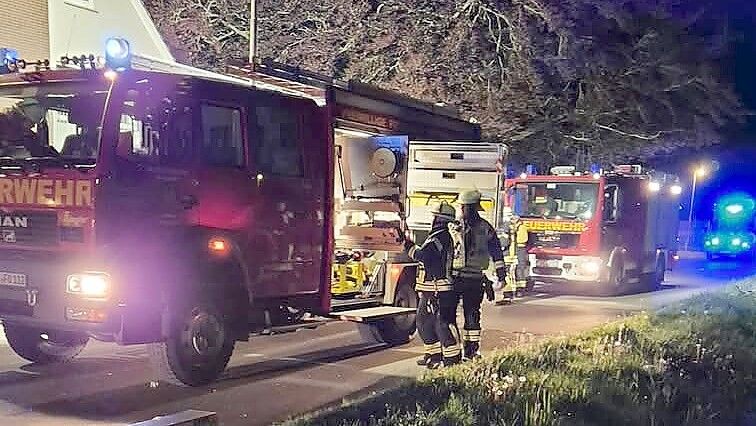 An der 1. Südwieke in Ostrhauderfehn sorgte angebranntes Essen für einen Feuerwehreinsatz. Foto: Sascha Block/Feuerwehr