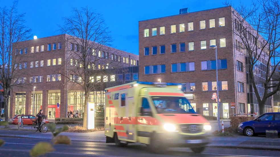 Das Krankenhaus in Aurich wird nach Eröffnung der Zentralklinik in Uthwerdum geschlossen – und damit auch die Notaufnahme. Foto: Romuald Banik