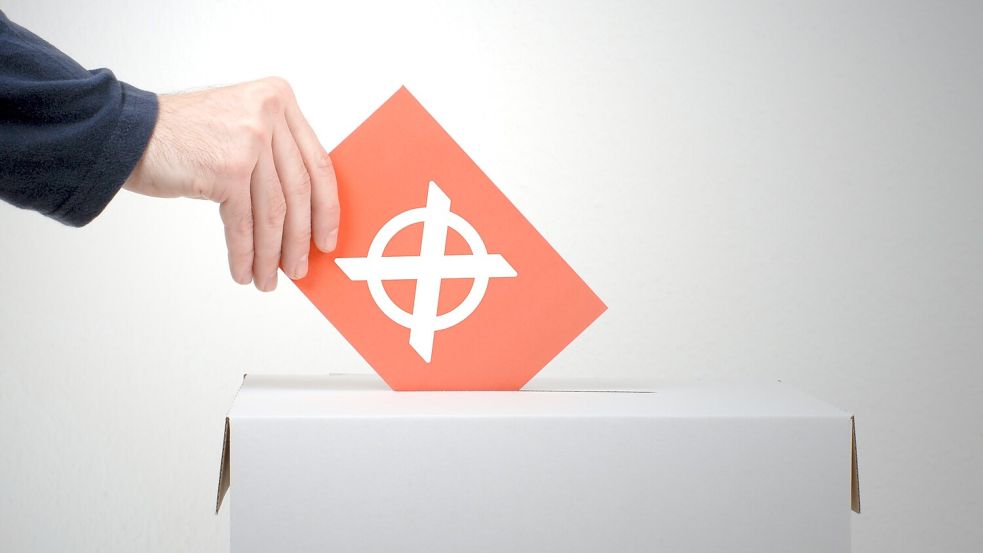 Die Stimmzettel einiger Ostfriesen werden bei der kommenden Landtagswahl möglicherweise in einem anderen Wahlkreis gezählt. Foto: kebox - Fotolia