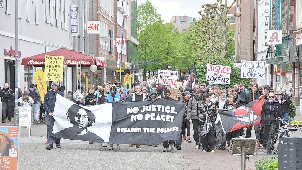 Die Demonstration ging durch die Mühlenstraße. Foto: Bodo Wolters