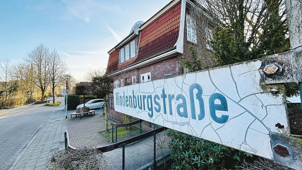Die Hindenburgstraße befindet sich in Leer-Loga. Unter anderem die Friedenskirche befindet sich dort. Foto: Klaus Ortgies