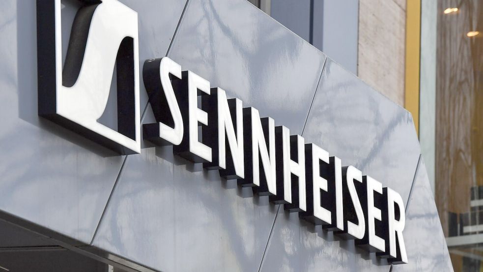 Laut dem Bundeskartellamt hat Sennheiser jahrelang Preiserhöhungen bei Händlern erwirkt. (Archivbild) Foto: Jens Kalaene/dpa-Zentralbild/ZB