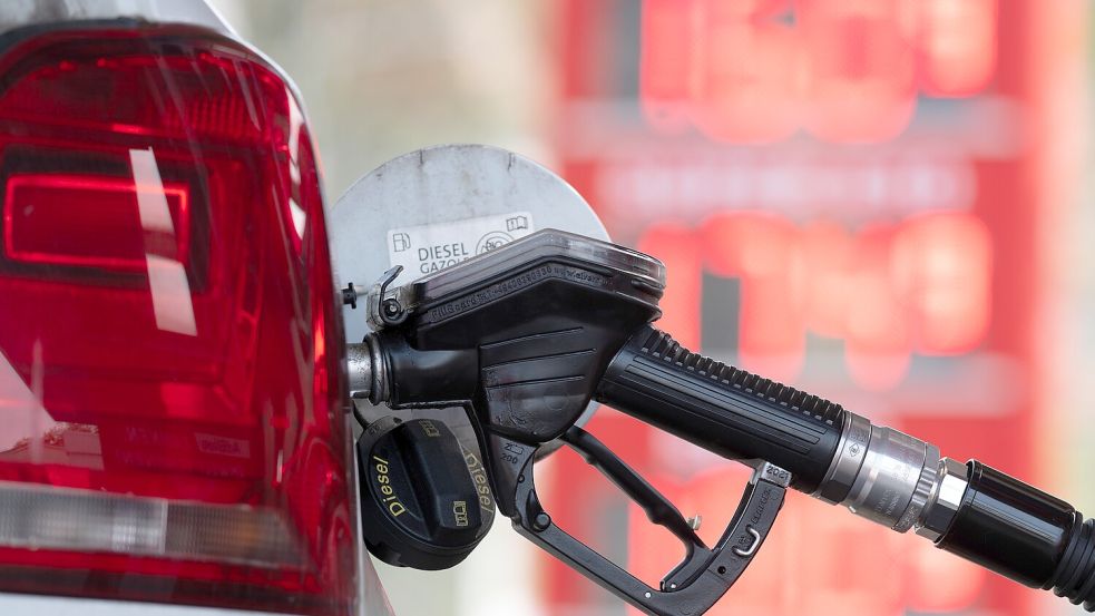 Tanken ist in Deutschland so günstig wie noch nie in diesem Jahr. Foto: dpa/Sebastian Kahnert