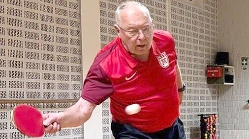 Bei seinem letzten Einsatz für MTV Aurich II bewies Erich Lottmann noch einmal sein Geschick und gewann beide Einzel.