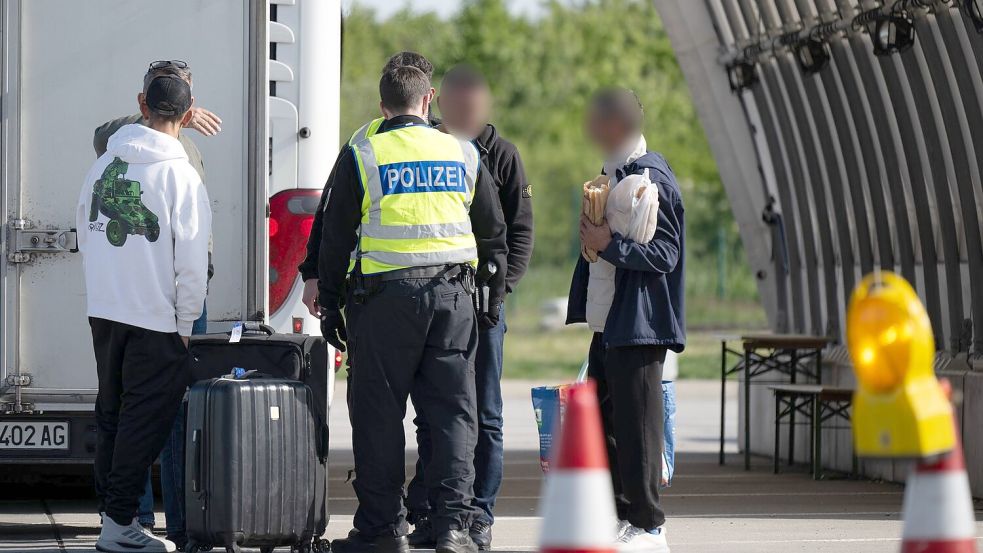 In den Ländern laufen teils verstärkte Kontrollen an. Foto: Sebastian Kahnert/dpa