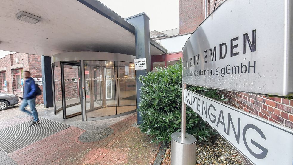 Das Emder Klinikum. Hier soll es künftig keine 24/7-Notfallversorgung mehr geben. Foto: Klaus Ortgies/Archiv