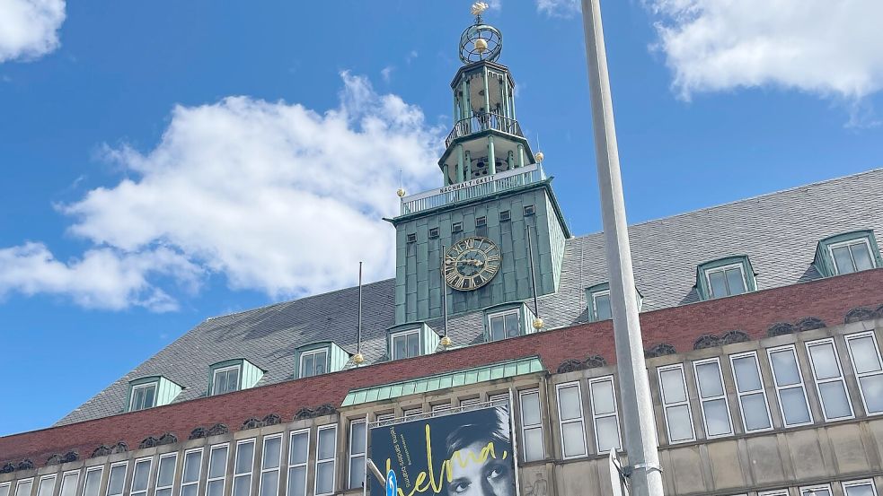 Vom Rathausturm hat man eine gute Sicht über Emden.