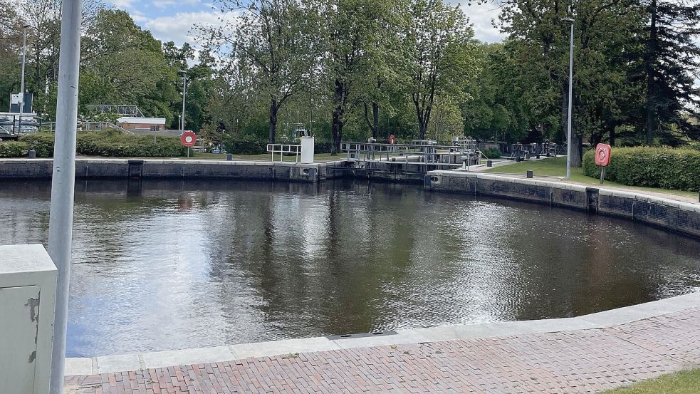 Die Kesselschleuse ist für viele Emder und Emderinnen ein beliebter Treffpunkt.