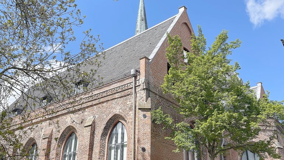 Der Entdeckerpfad führt auch an der Großen Kirche (Johannes-a-Lasco-Bibliothek) entlang.