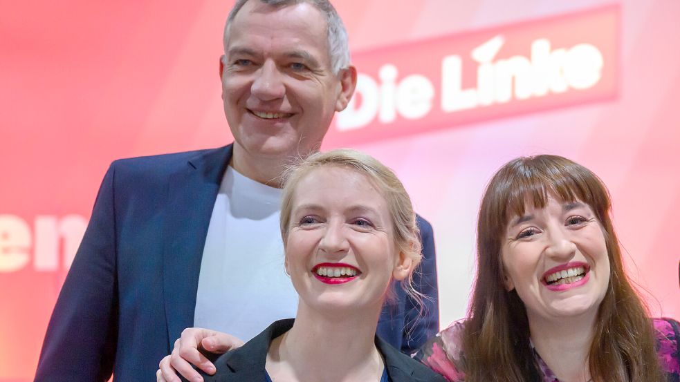 Wollen Druck auf Schwarz-Rot machen: Linke-Führungscrew Jan van Aken, Ines Schwerdtner und Heidi Reichinnek. Foto: dpa/Hendrik Schmidt