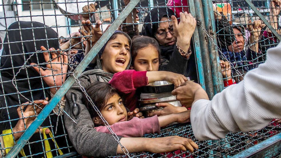 Seit über zwei Monaten lässt das israelische Militär keine Hilfslieferungen mehr in den Gazastreifen. (Archivbild) Foto: Mahmoud Issa/dpa