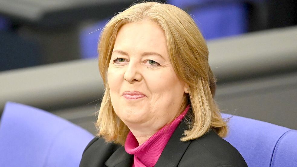Der Beamtenbund ist strikt gegen die Forderung der neuen Ministerin. (Archivbild) Foto: Anna Ross/dpa