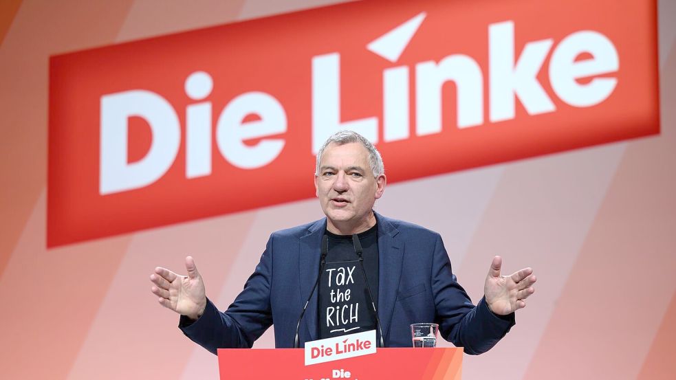 Nicht bei allen Beschlüssen folgten die Delegierten Parteichef Jan van Aken. Foto: Hendrik Schmidt/dpa