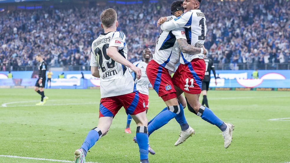 Der HSV um Ransford Königsdörffer (rechts) hat den Aufstieg perfekt gemacht. Foto: imago/Revierfoto