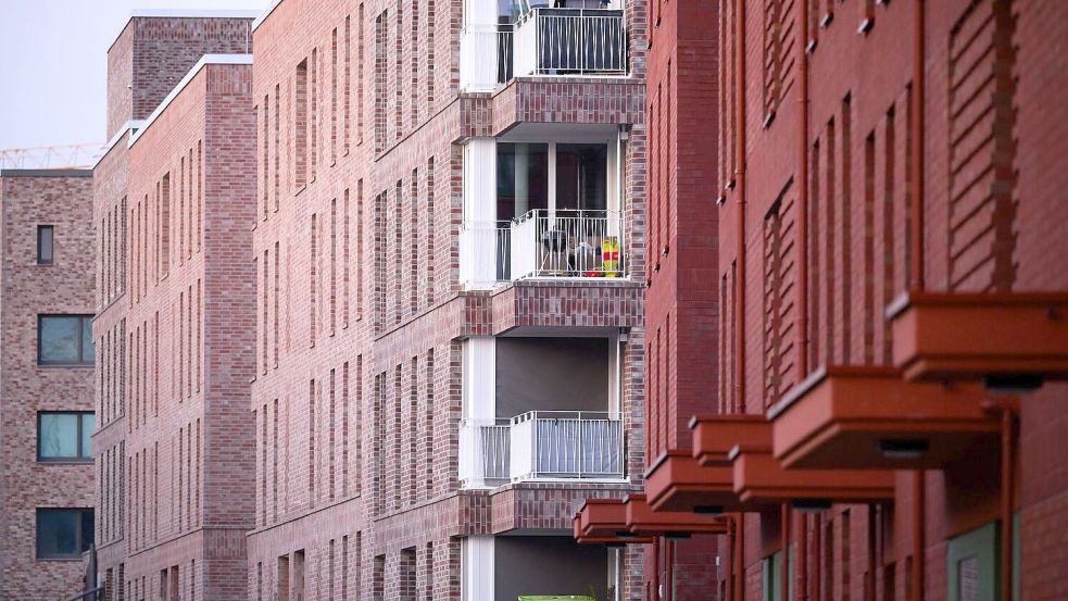 Wohnungen werden wieder teurer, gerade in Metropolen wie Berlin und Frankfurt (Archivbild) Foto: Julian Stratenschulte/dpa