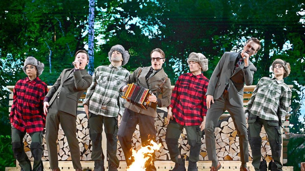 Alles aus der Trickkiste für Ohrwürmer: der schwedische Beitrag „Bara bada bastu“. (Archivbild) Foto: Anders Wiklund/TT News Agency/AP/dpa