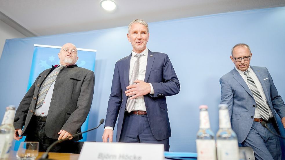 Höcke sieht Gutachten auch als wichtig für Rechtsstreit der Bundes-AfD. Foto: Kay Nietfeld/dpa