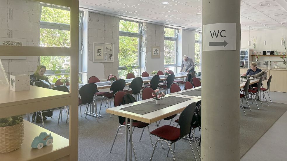 Der Cafébereich im Kulturbunker: Für die Putz- und Statikarbeiten wird hier gesperrt werden müssen. Fotos: Stephanie Schuurman