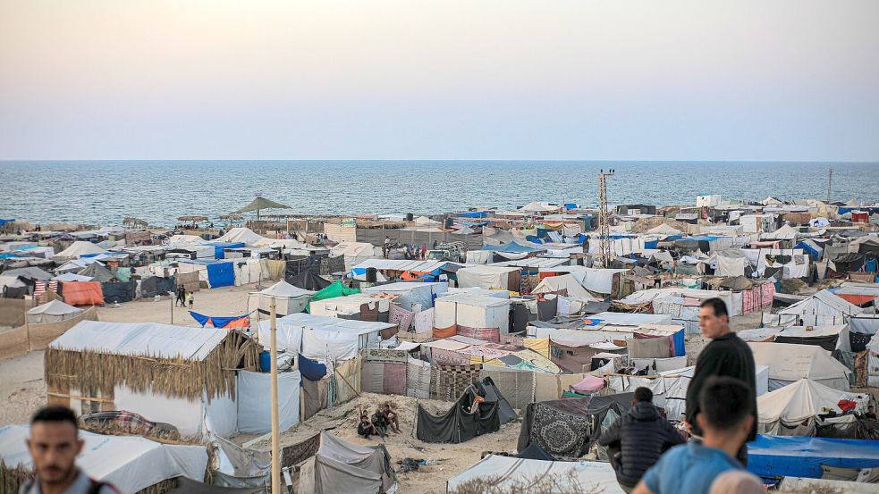 Im Gazastreifen ist praktisch die gesamte Bevölkerung vertrieben (Archivbild). Foto: Rizek Abdeljawad/XinHua/dpa