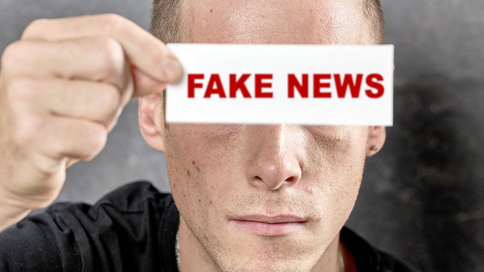Falschmeldungen in den sozialen Medien sind ein bekanntes Problem, und die Plattformen haben es weiterhin nicht unter Kontrolle. Foto: IMAGO / Bihlmayerfotografie