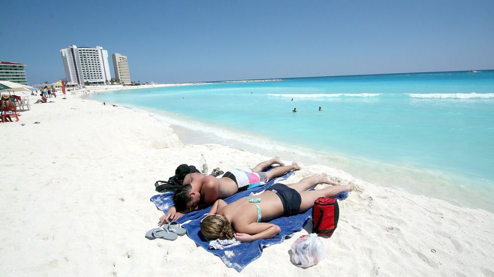 Der weiße Strand im mexikanischen Cancun wird bei der Gen Z immer beliebter. Foto: dpa/EFE