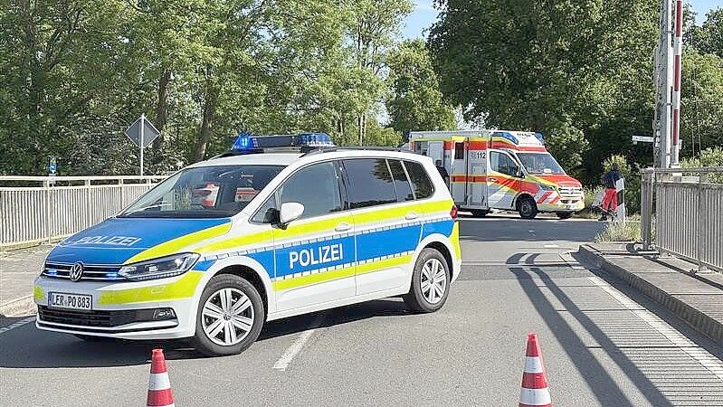 In Potshausen hat es einen Unfall gegeben. Auch die Polizei ist alarmiert worden. Foto: Dirk Hellmers
