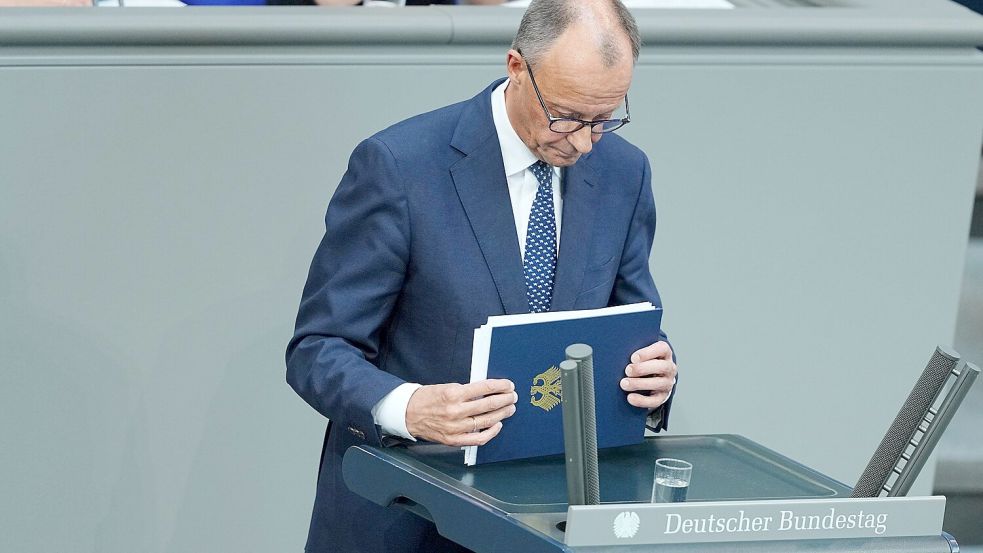 Wäre das auch erledigt: Bundeskanzler Friedrich Merz am Ende seiner ersten Regierungserklärung im Bundestag. Foto: Kay Nietfeld