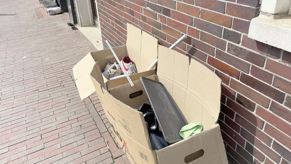 Zugegriffen hat hier niemand: Verschenkemüll, entsorgt voraussichtlich vom BEE.